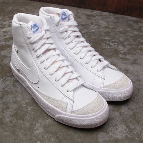 nike blazer midd 77 se|mid blazer 77 women's.